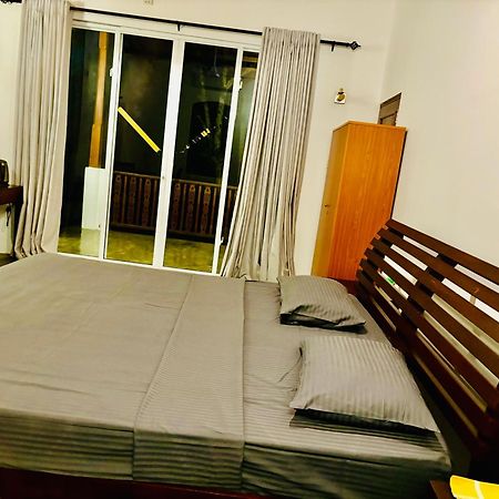 Blue Fox Hikkaduwa Hotel Exterior photo